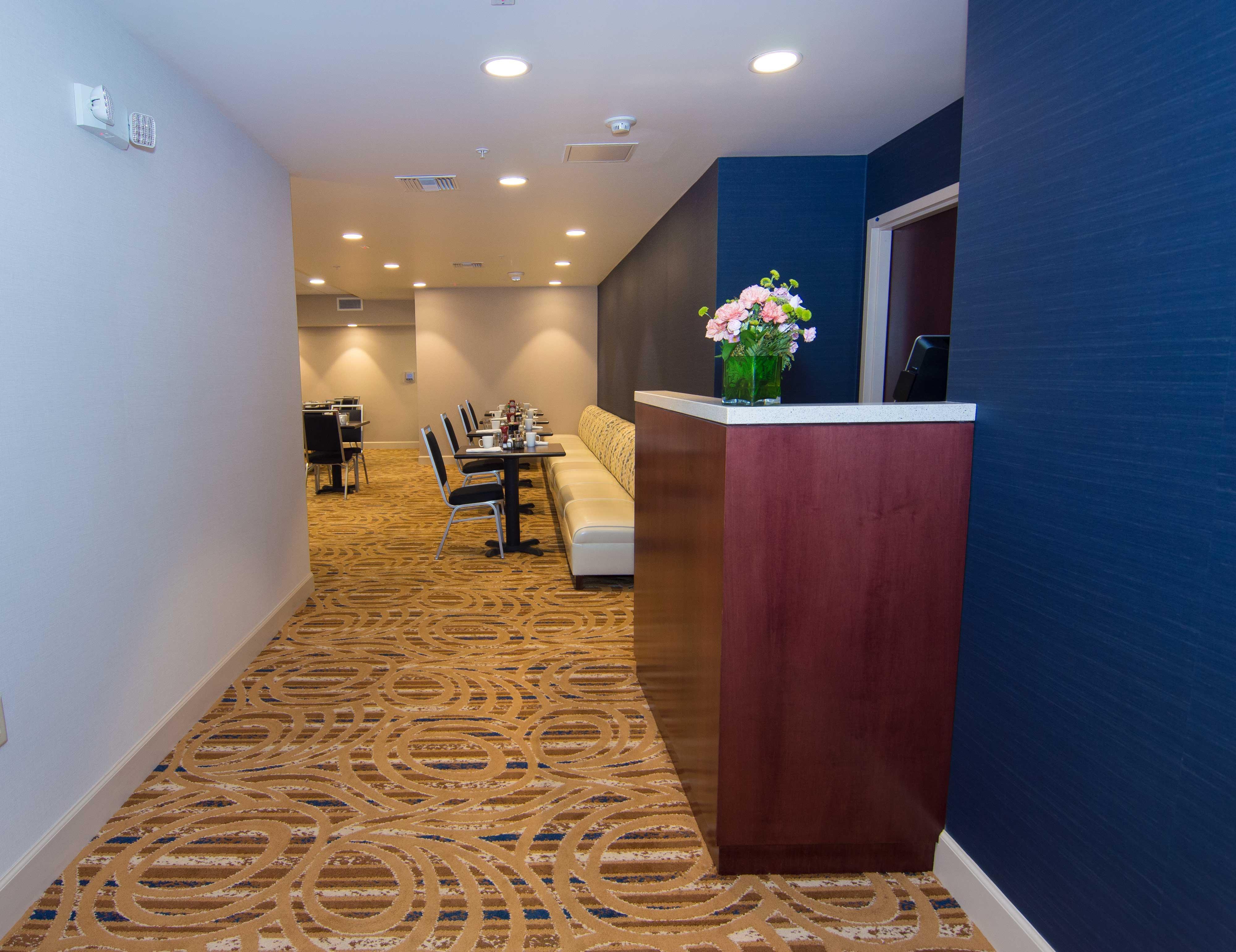 Holiday Inn Gainesville-University Center By Ihg Экстерьер фото
