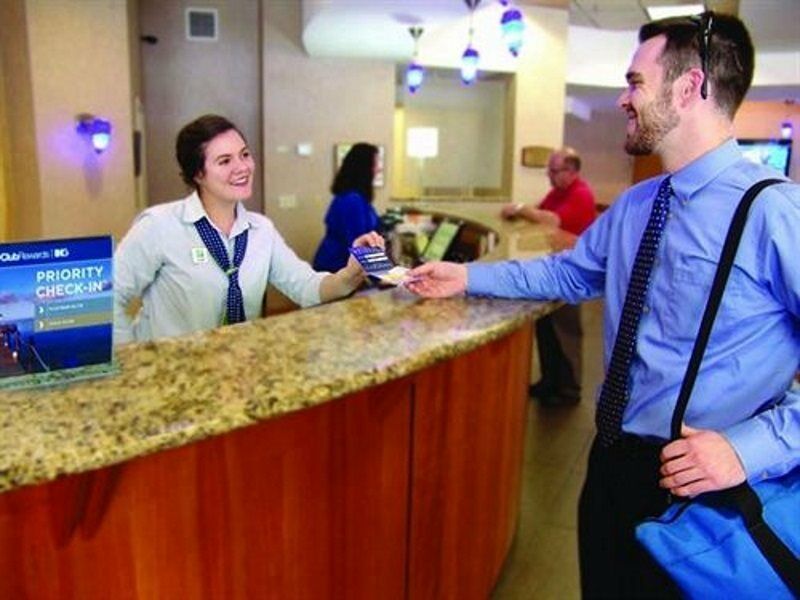 Holiday Inn Gainesville-University Center By Ihg Экстерьер фото