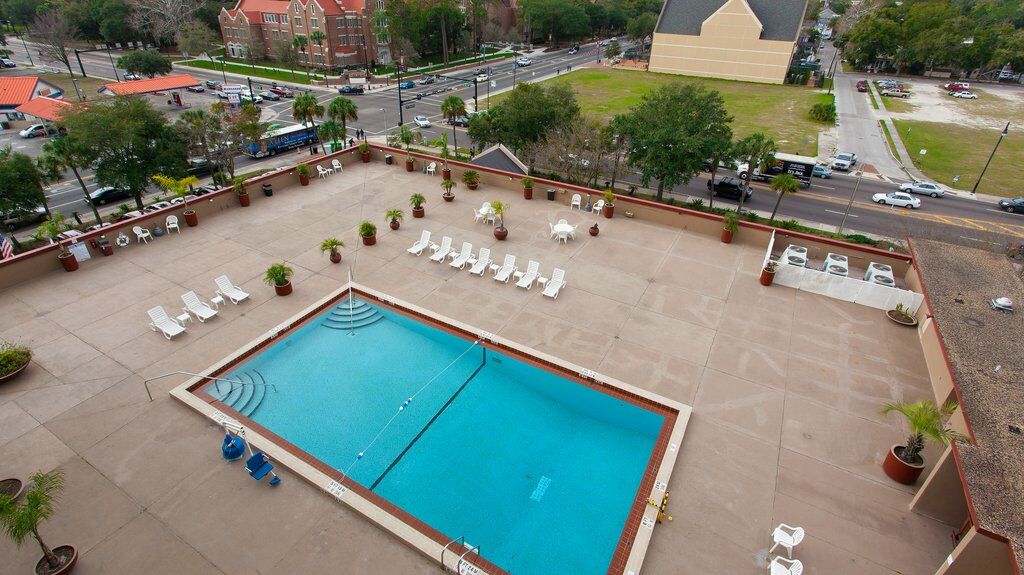 Holiday Inn Gainesville-University Center By Ihg Экстерьер фото